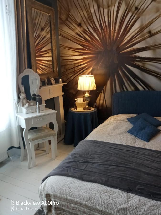 Chambre Bounty, B&B, Cuisine Privee, Lit Queen Size, Terrasse, Parking, Garage Olliergues Ngoại thất bức ảnh