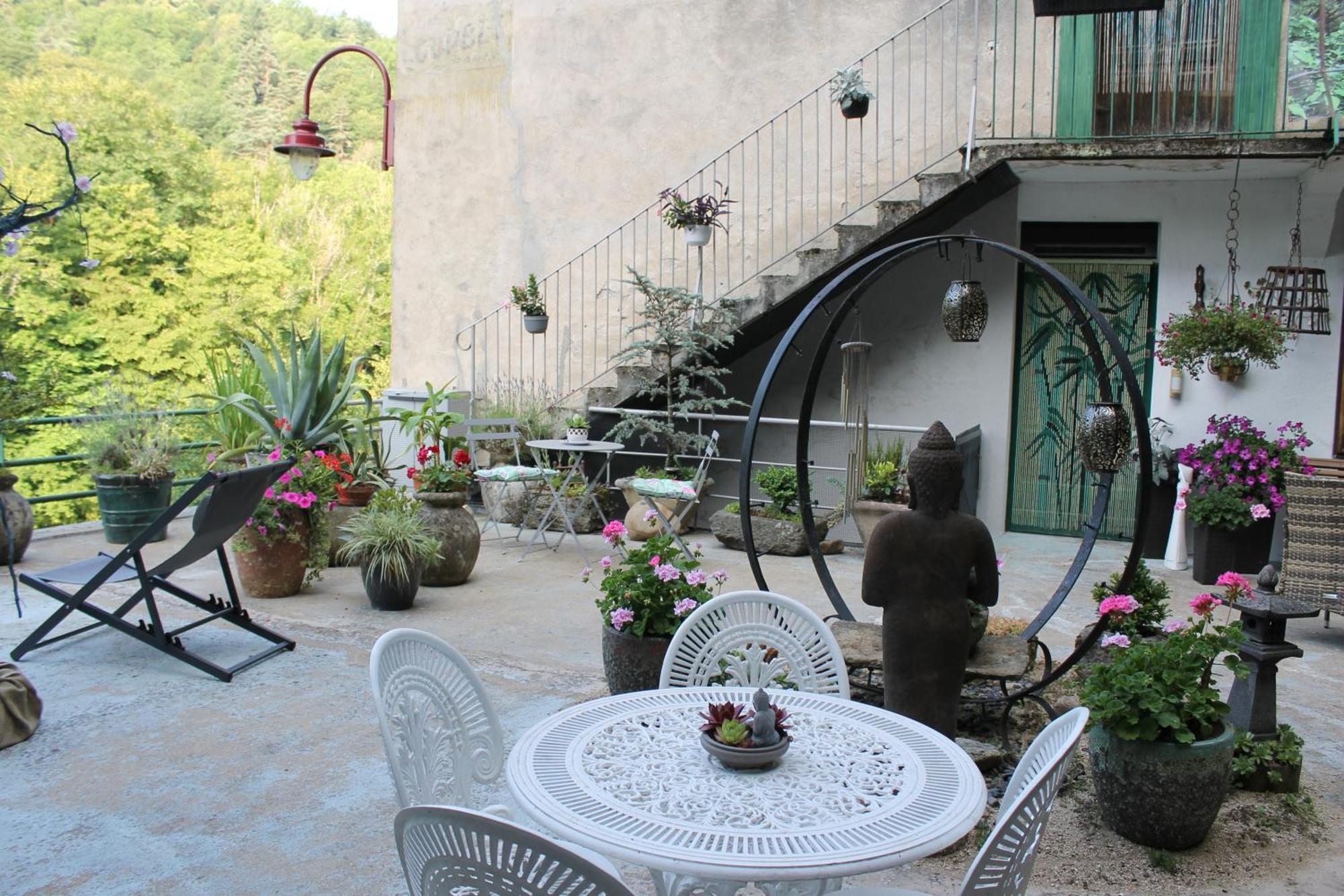 Chambre Bounty, B&B, Cuisine Privee, Lit Queen Size, Terrasse, Parking, Garage Olliergues Ngoại thất bức ảnh