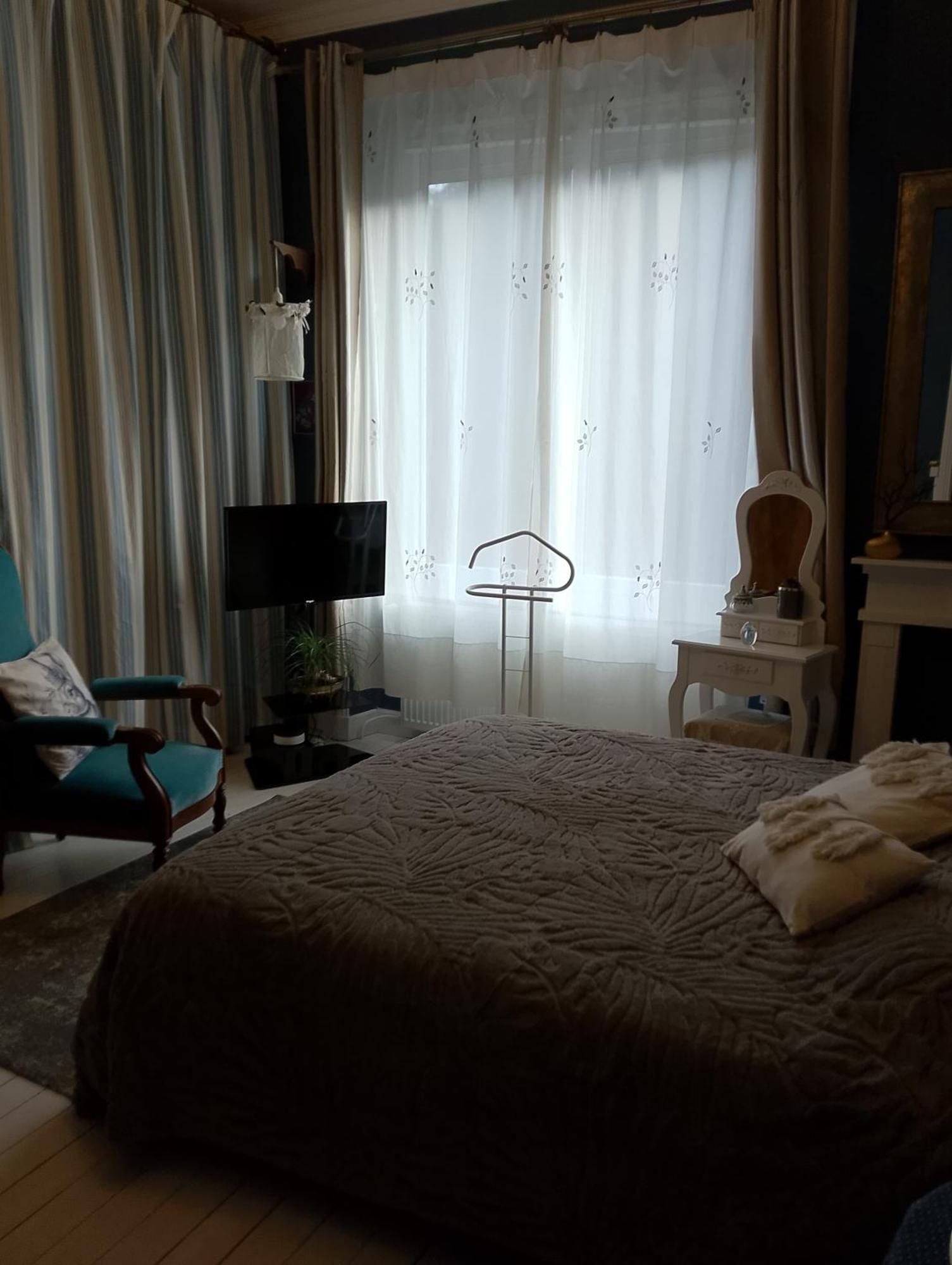 Chambre Bounty, B&B, Cuisine Privee, Lit Queen Size, Terrasse, Parking, Garage Olliergues Ngoại thất bức ảnh