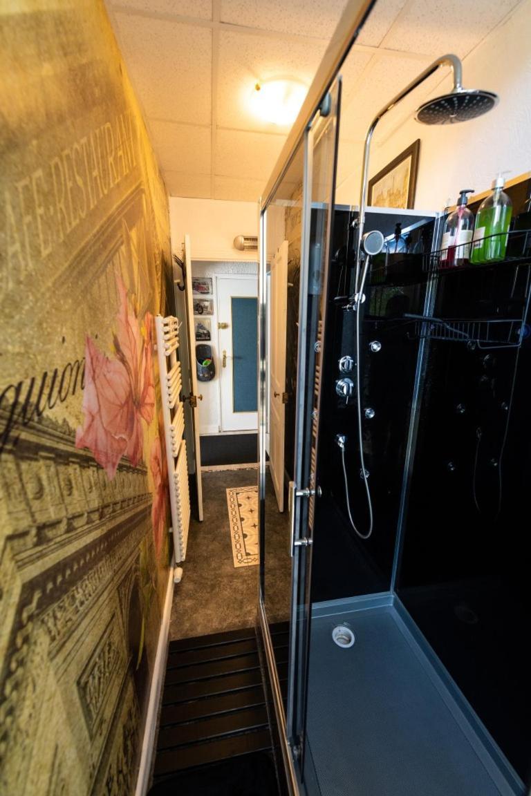 Chambre Bounty, B&B, Cuisine Privee, Lit Queen Size, Terrasse, Parking, Garage Olliergues Ngoại thất bức ảnh
